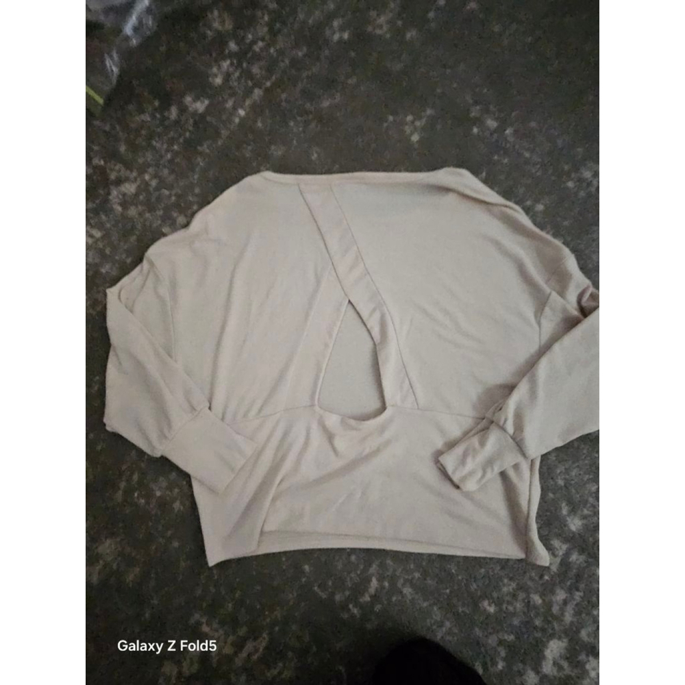 Women's Unbranded Beige Long Sleeve Sweatshirt with Back Cutout, Size S